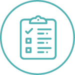 El riesgo de una mujer de tener cáncer de mama es mayor si tiene un familiar de primer grado (madre, hermana o hija) o varios integrantes de la familia por el lado paterno o materno que han tenido cáncerde mama o cáncer de ovario. Tener un pariente de primer grado de sexo masculino con cáncer de mama también aumenta el riesgo para la mujer.4