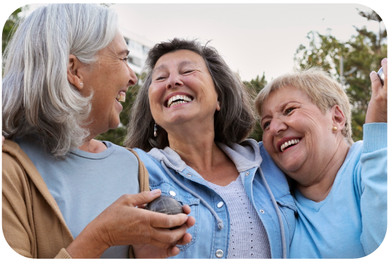 Imagen ilustrativa personas compartiendo